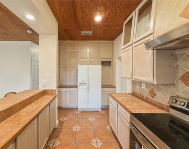 211 E 131st Avenue - Photo Thumbnail 17