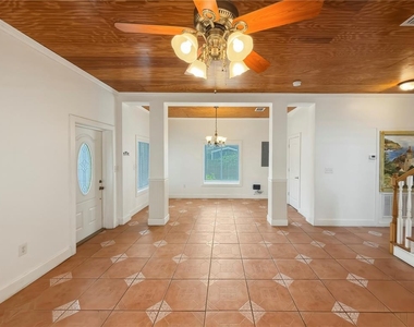 211 E 131st Avenue - Photo Thumbnail 5
