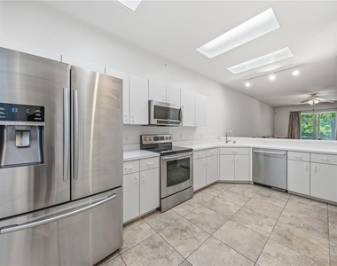 22128 Little Lagoon Court - Photo Thumbnail 10