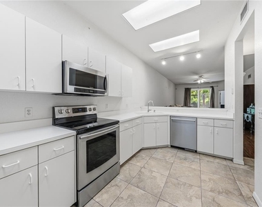 22128 Little Lagoon Court - Photo Thumbnail 9