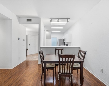 22128 Little Lagoon Court - Photo Thumbnail 8