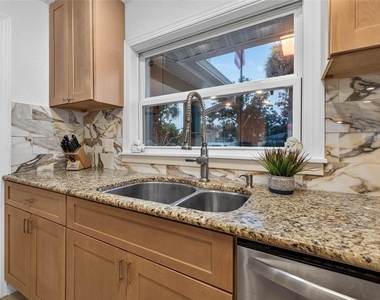 1667 N Dakota Avenue Ne - Photo Thumbnail 13