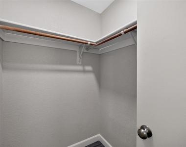 3701 Feather Drive - Photo Thumbnail 27