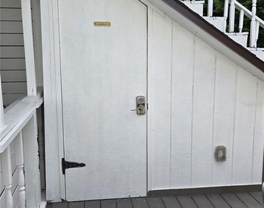1690 S 10th Street - Photo Thumbnail 4