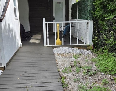 1690 S 10th Street - Photo Thumbnail 2