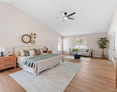 5521 Oak Street - Photo Thumbnail 5
