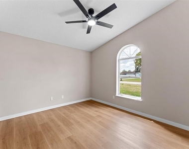 5521 Oak Street - Photo Thumbnail 7