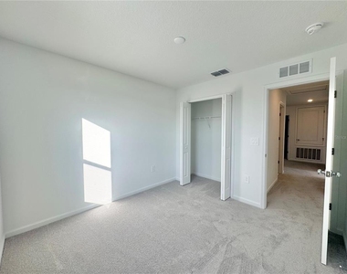 1938 Sarah Street - Photo Thumbnail 24