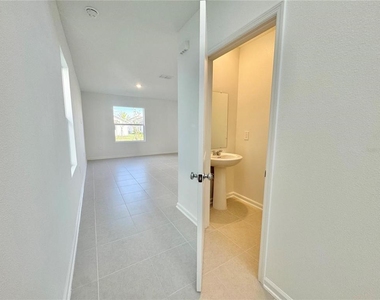 1938 Sarah Street - Photo Thumbnail 9