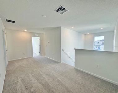 1938 Sarah Street - Photo Thumbnail 12
