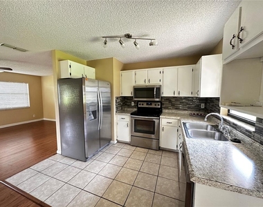 3570 Se 135th Lane - Photo Thumbnail 8