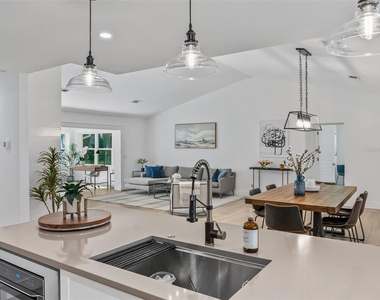 4475 Nw 80th Terrace - Photo Thumbnail 14