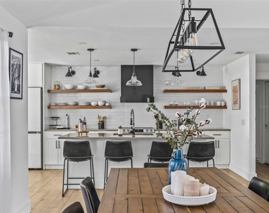 4475 Nw 80th Terrace - Photo Thumbnail 8