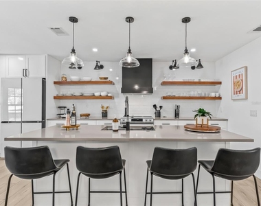 4475 Nw 80th Terrace - Photo Thumbnail 10