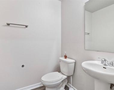 1463 Swan Court - Photo Thumbnail 8