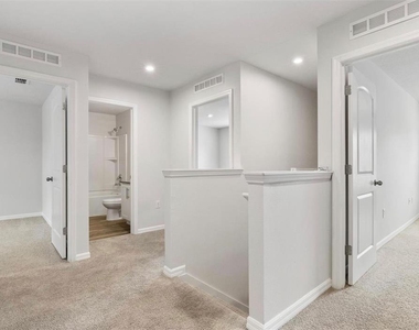 1463 Swan Court - Photo Thumbnail 9