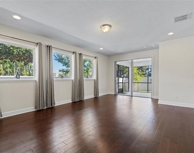354 Park Lake Drive - Photo Thumbnail 3