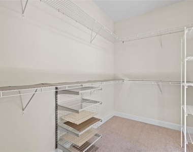 354 Park Lake Drive - Photo Thumbnail 17