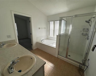 4795 Cumbrian Lakes Drive - Photo Thumbnail 10