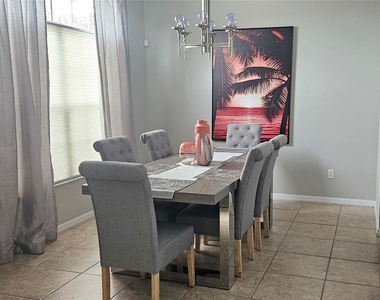 179 Emeraldview Avenue - Photo Thumbnail 3