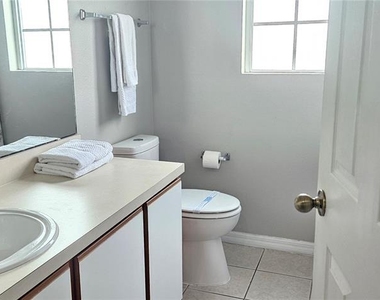 179 Emeraldview Avenue - Photo Thumbnail 9