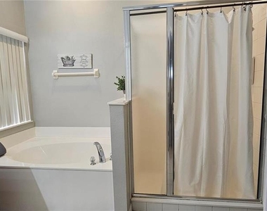 179 Emeraldview Avenue - Photo Thumbnail 7