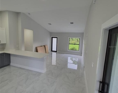 447 Wickham Avenue S - Photo Thumbnail 7