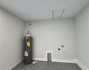 447 Wickham Avenue S - Photo Thumbnail 14