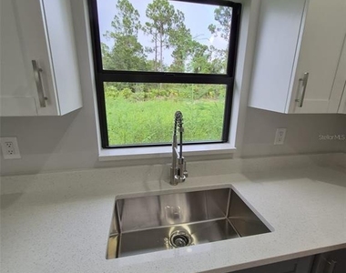 447 Wickham Avenue S - Photo Thumbnail 10
