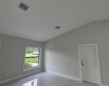 447 Wickham Avenue S - Photo Thumbnail 5