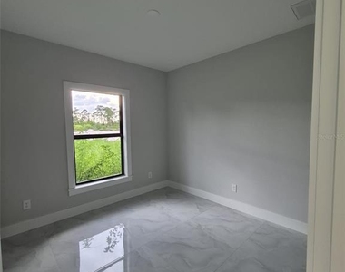 447 Wickham Avenue S - Photo Thumbnail 20