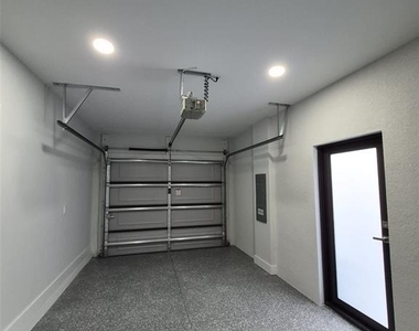 447 Wickham Avenue S - Photo Thumbnail 15