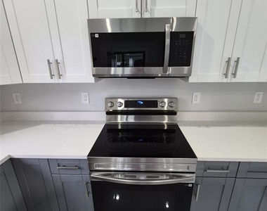447 Wickham Avenue S - Photo Thumbnail 13