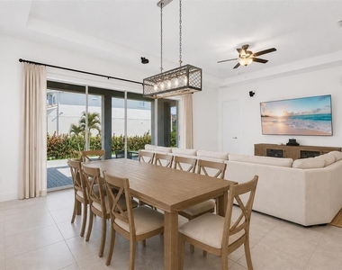 13321 Oakenshaw Lane - Photo Thumbnail 7