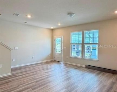 2122 Southbury Drive - Photo Thumbnail 4