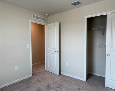 2122 Southbury Drive - Photo Thumbnail 7