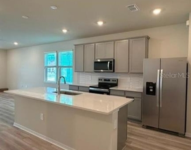 2122 Southbury Drive - Photo Thumbnail 2