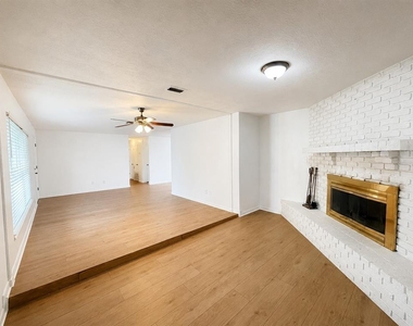 44 S Cortez Avenue - Photo Thumbnail 2
