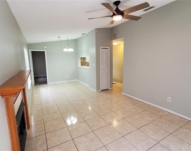 4858 S Semoran Boulevard - Photo Thumbnail 2