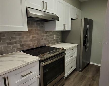 4858 S Semoran Boulevard - Photo Thumbnail 5