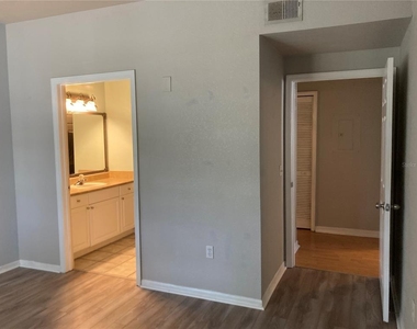 5541 Rosehill Road - Photo Thumbnail 12