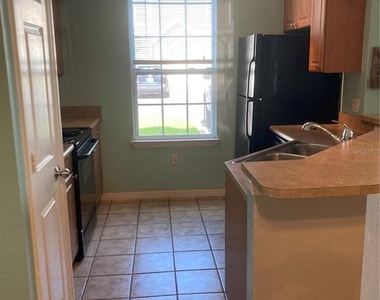 5541 Rosehill Road - Photo Thumbnail 7