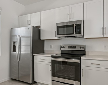 6357 Fairmont Lane - Photo Thumbnail 4
