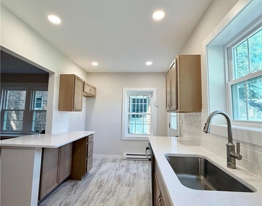 2305 Allen Street - Photo Thumbnail 5