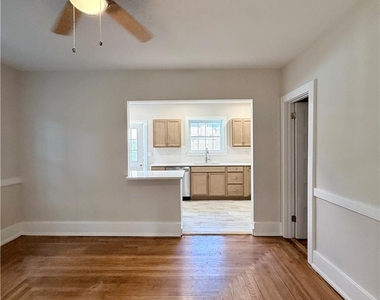 2305 Allen Street - Photo Thumbnail 9