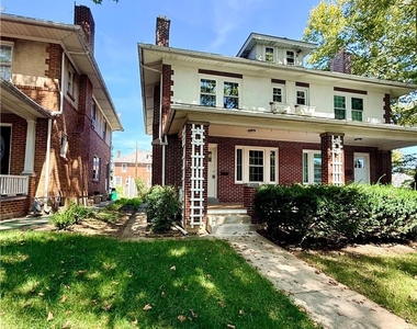 2305 Allen Street - Photo Thumbnail 3