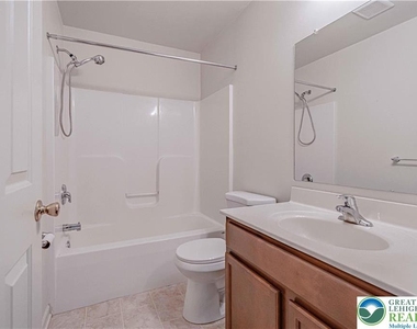 713 Blue Heron Drive - Photo Thumbnail 14