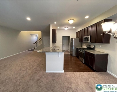 1453 Tarpan Lane - Photo Thumbnail 15