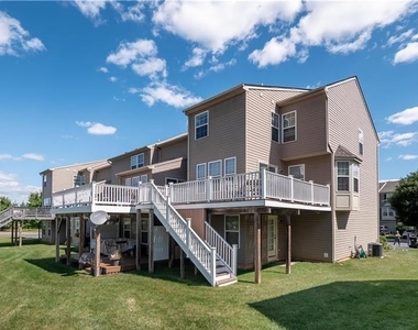 7835 Red Hawk Court - Photo Thumbnail 3