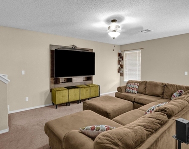 12776 Raul Mendiola Lane - Photo Thumbnail 2